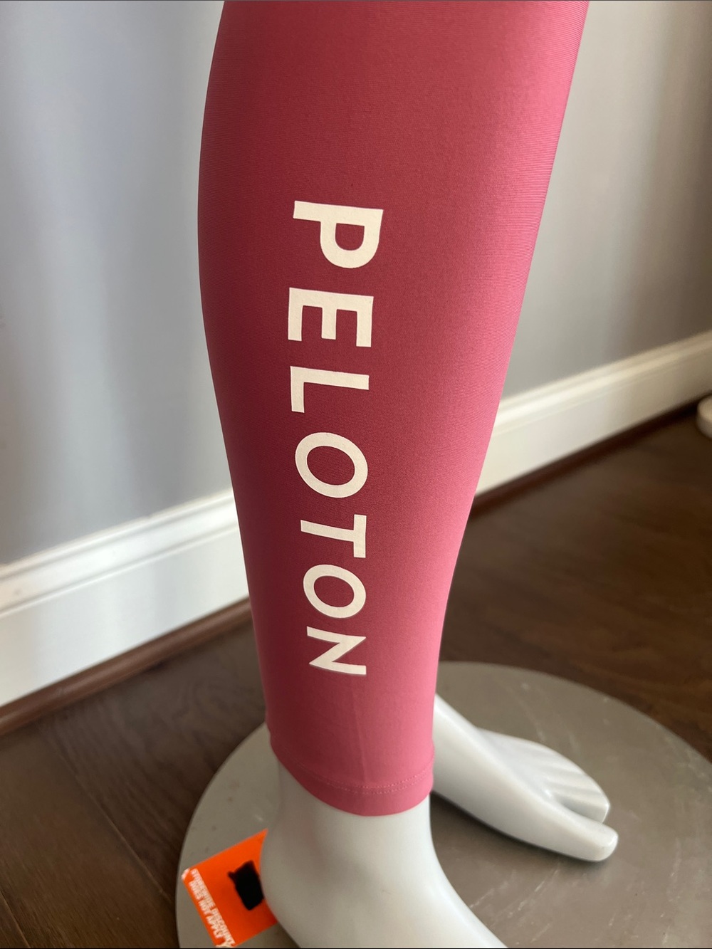 Peloton Solid Flex Show Up Leggings - Picture 4 of 7